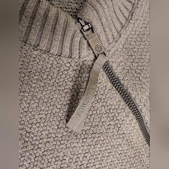 Lululemon On The Go Ponch - Picture 5 of 9